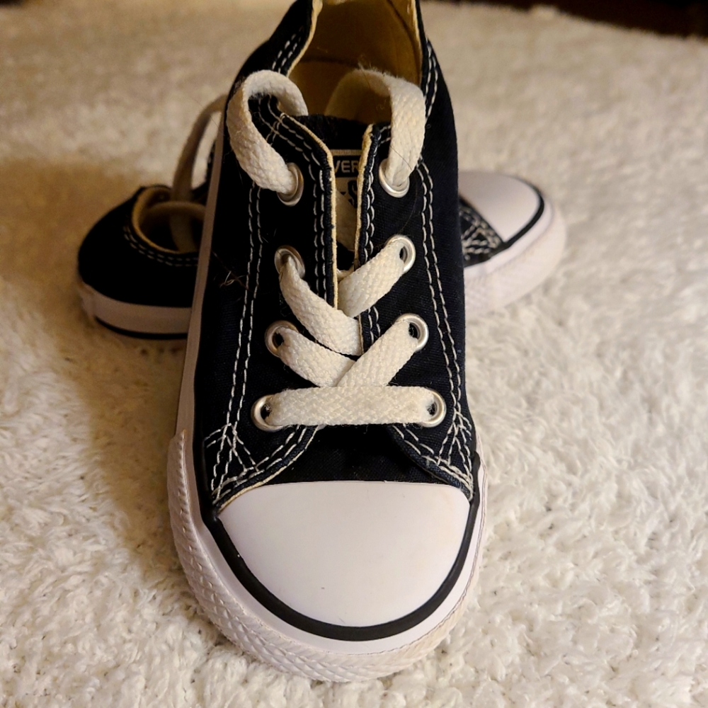 EUC Converse - unisex Size 7C
